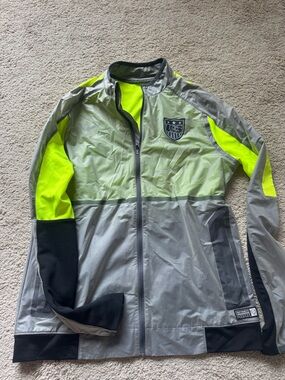 Nike Rare Women's Gray & Neon Yellow Utility Jacket